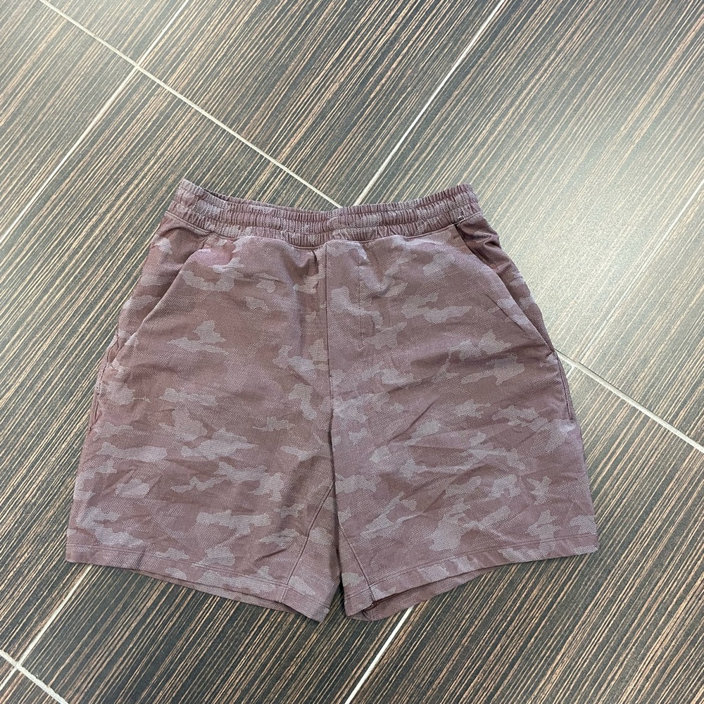 lululemon athletica Men's Camo Athletic Shorts in Plum